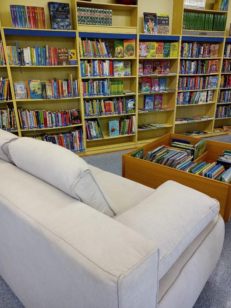 Innenansicht - Öffentliche Bücherei und Zentrale Schulbibliothek St. Anna am Aigen