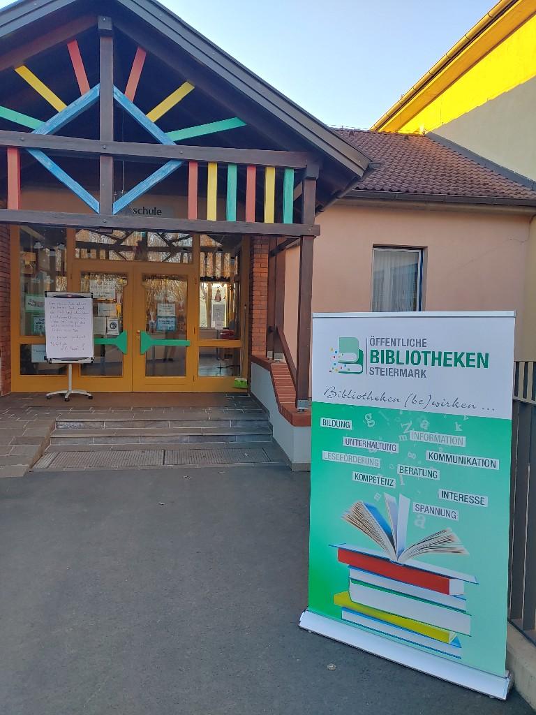 Außenansicht - Öffentliche Bücherei und Zentrale Schulbibliothek St. Anna am Aigen