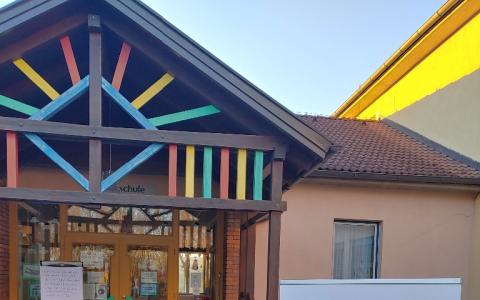 Außenansicht - Öffentliche Bücherei und Zentrale Schulbibliothek St. Anna am Aigen